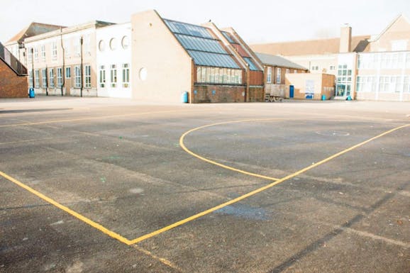 Chiswick School Outdoor | Hard (macadam) netball court