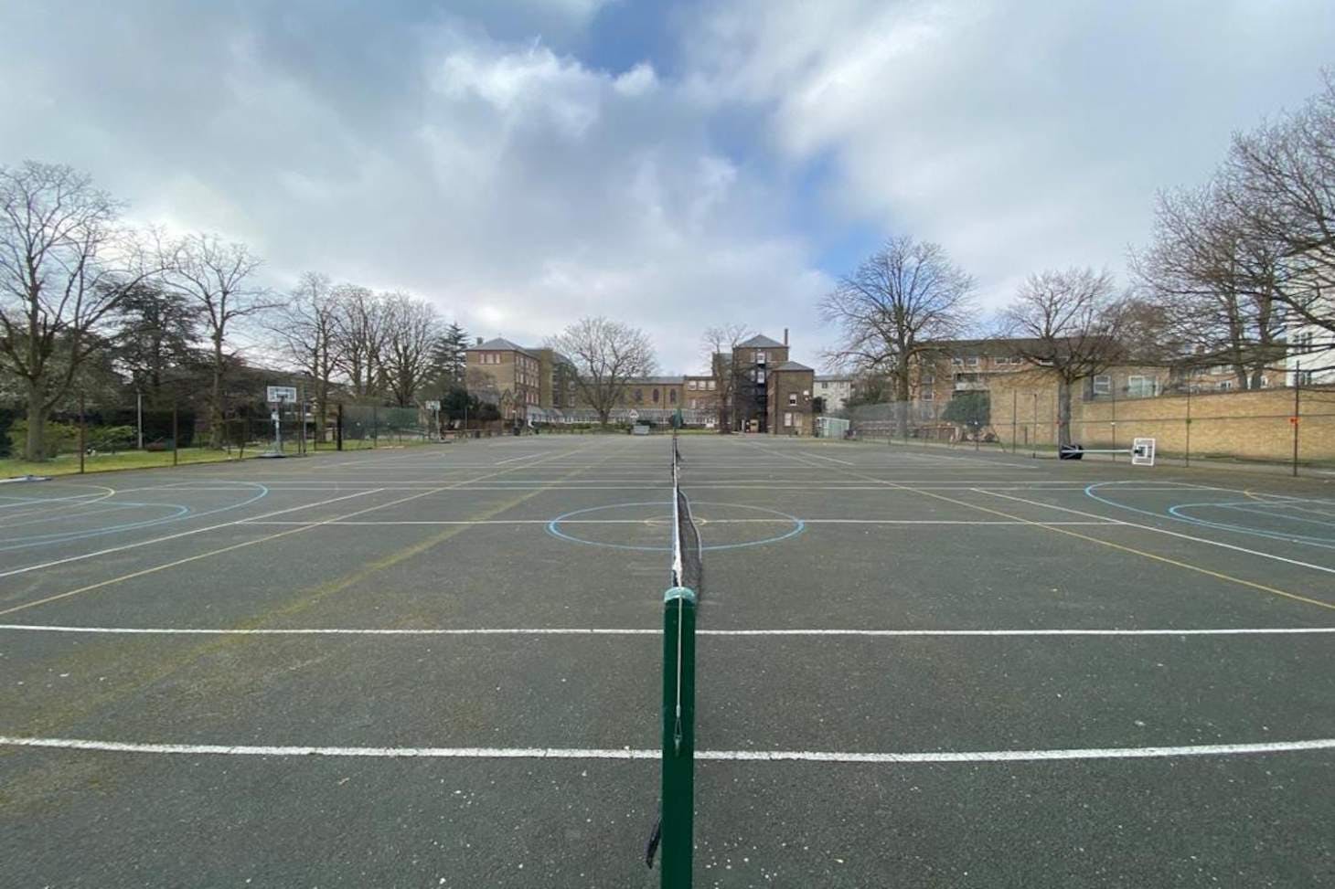 La Sainte Union School Outdoor | Hard (macadam) tennis court