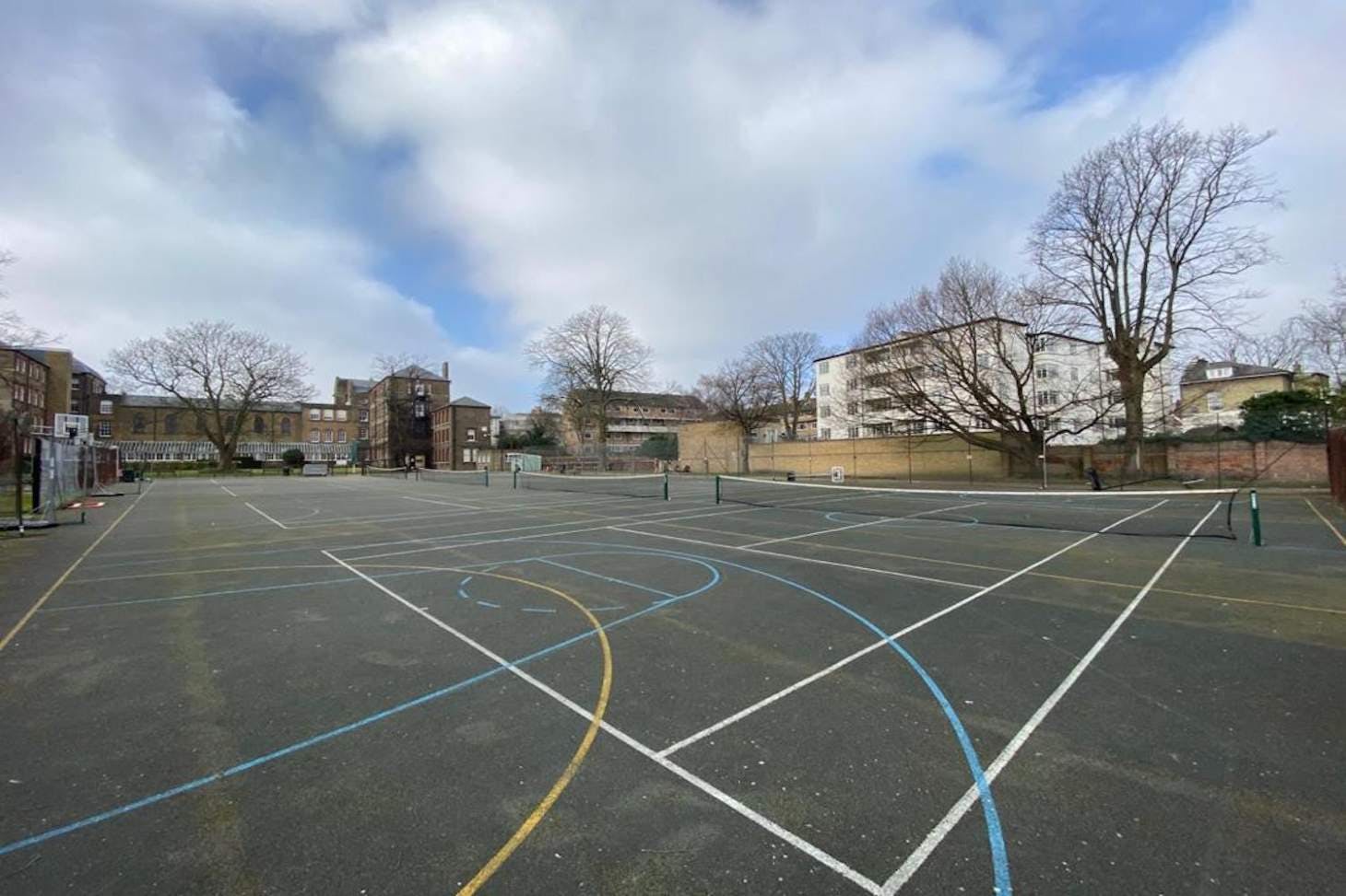 La Sainte Union School Outdoor | Hard (macadam) netball court