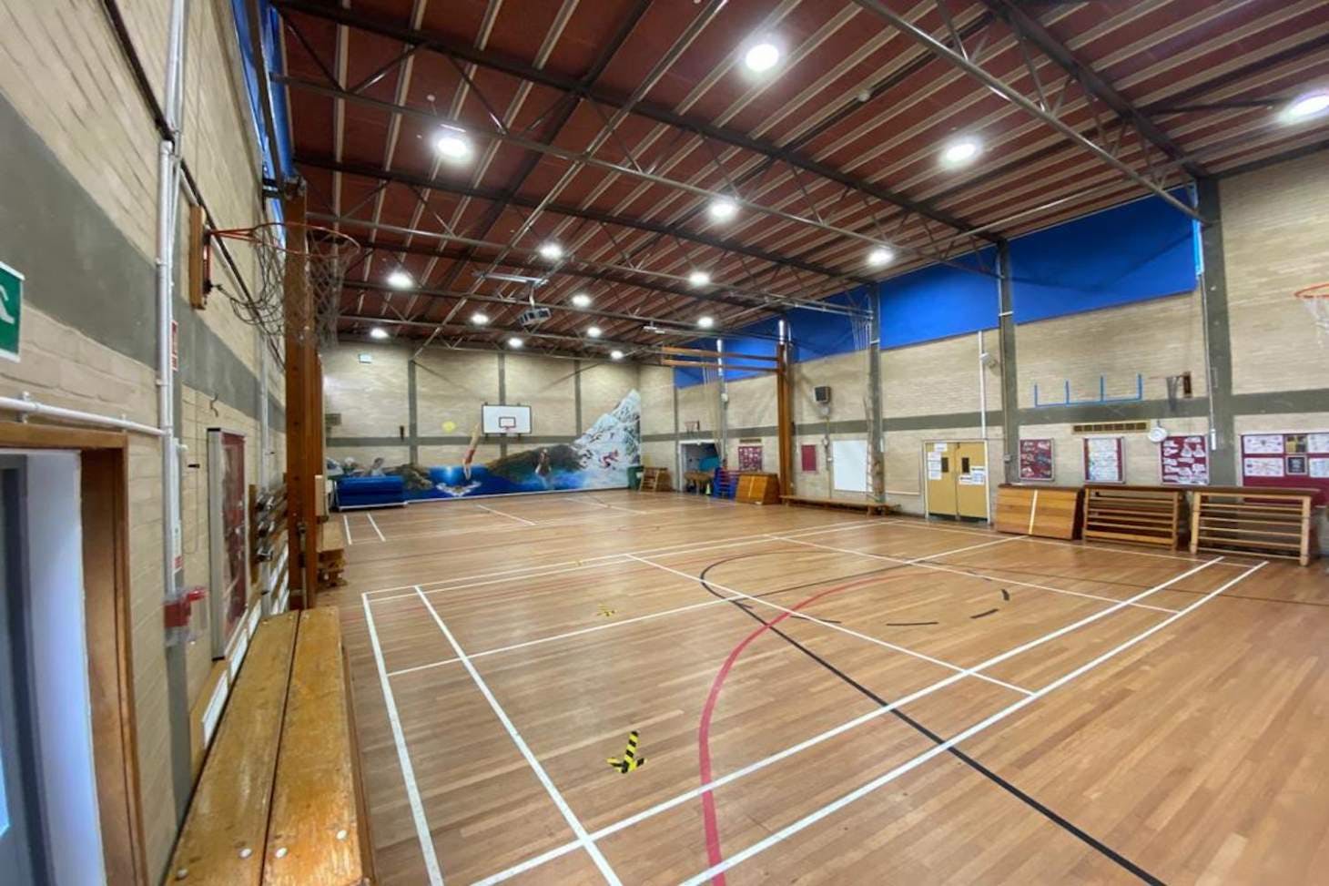 La Sainte Union School Court | Sports hall badminton court