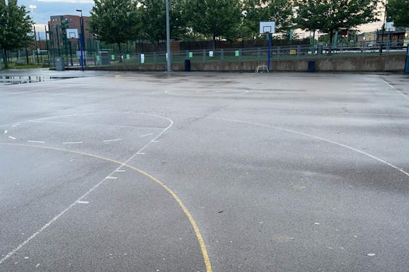 Ark Academy Wembley Court | Concrete basketball court