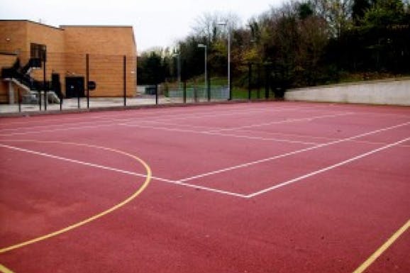 Thamesview School Outdoor | Hard (macadam) netball court