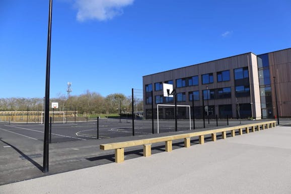 The Swan School Outdoor | Concrete netball court