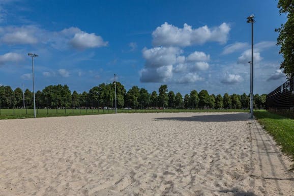 Lifestyle Fitness Canterbury Court | Sand (beach) volleyball court