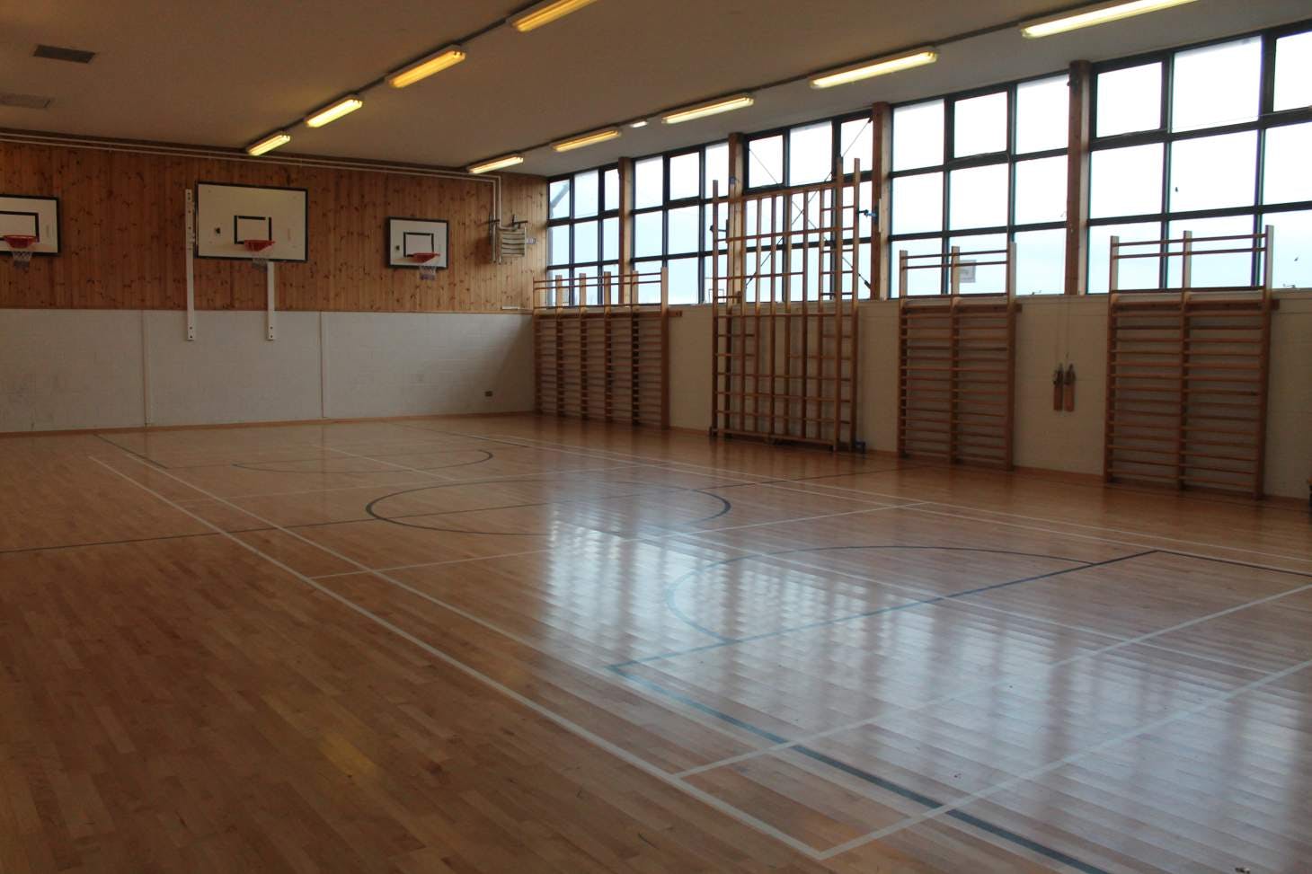 Christ The King Catholic High School & Sixth Form Centre Court | Gymnasium basketball court