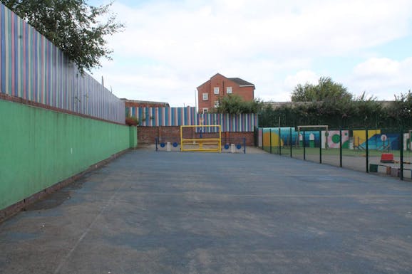 Oakwell Rise Primary Academy Muga | Hard (macadam) space hire