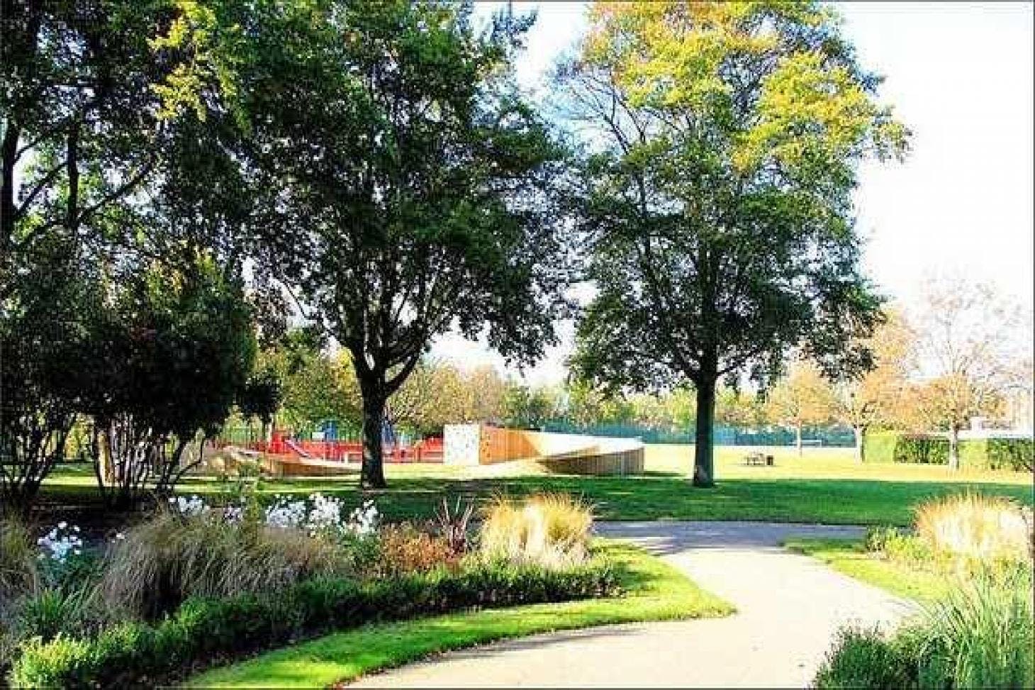 Elmhurst Gardens, Redbridge Tennis Court Playfinder