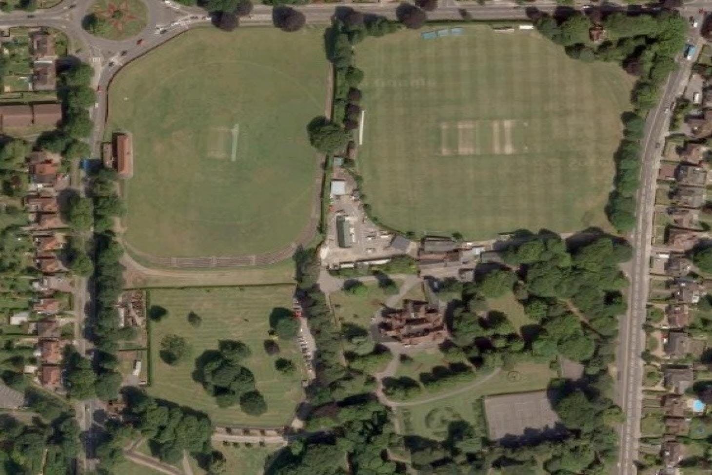 Wardown Park, Luton Football Pitch Playfinder