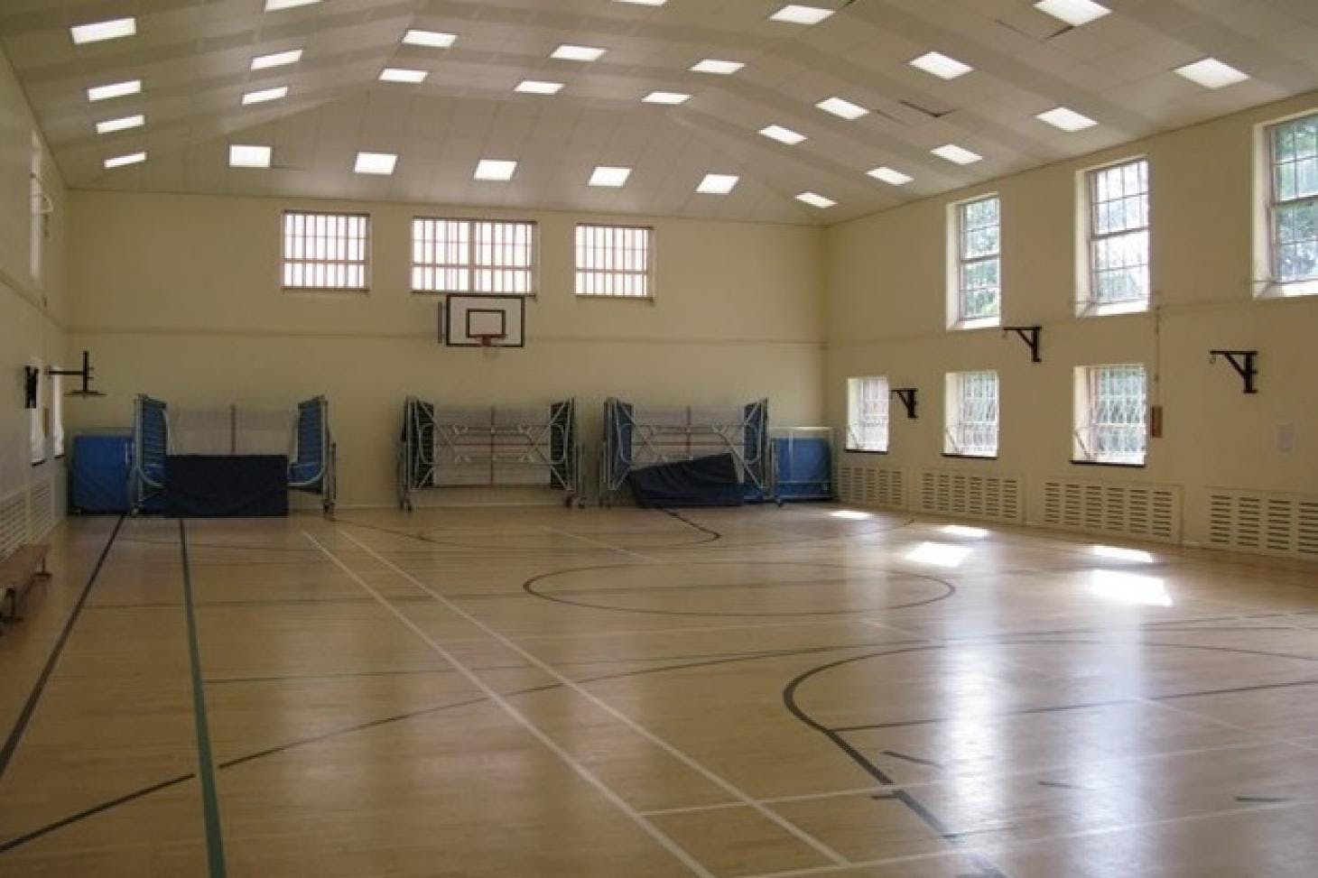 Denbigh High School, Luton Netball Courts Playfinder