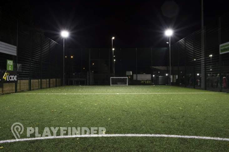 Hire 5 A Side 11 A Side Football Pitches In London Playfinder